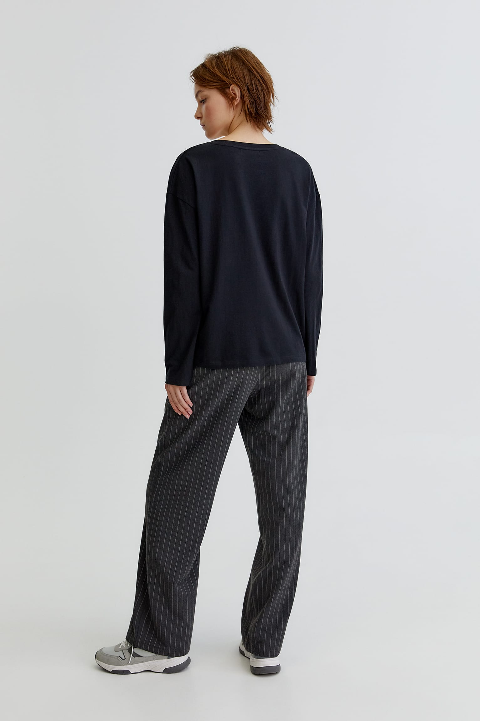 Oversized V-neck T-shirt – Image 2